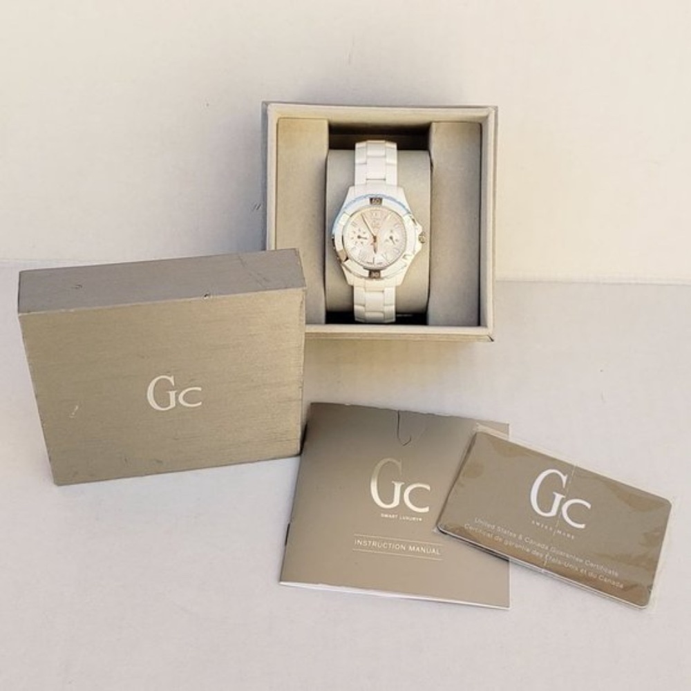 New GUESS COLLECTION White Sapphire Crystal Watch - Picture 3 of 9